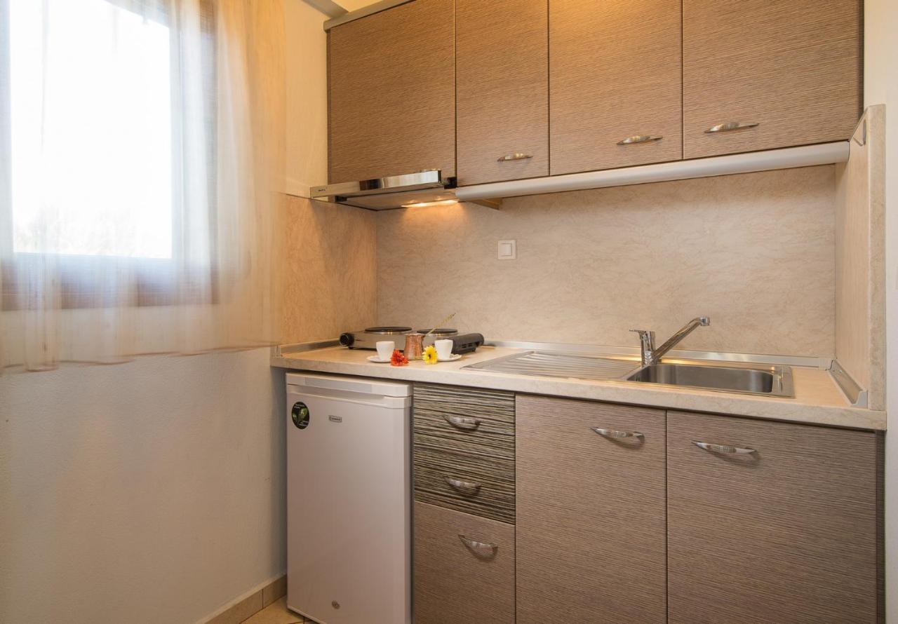 Rodon Garden 2 Apartment Sarti Exterior photo